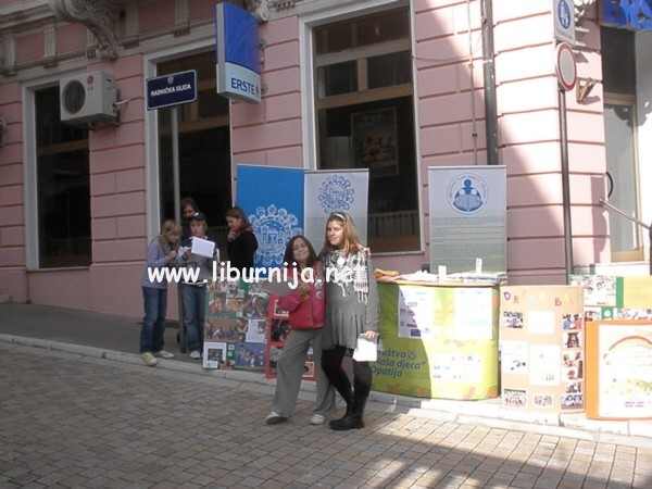Liburnija.net: Štand na tržnici, dijeljenje propagandnog materijala i anketiranje građana @ Opatija
