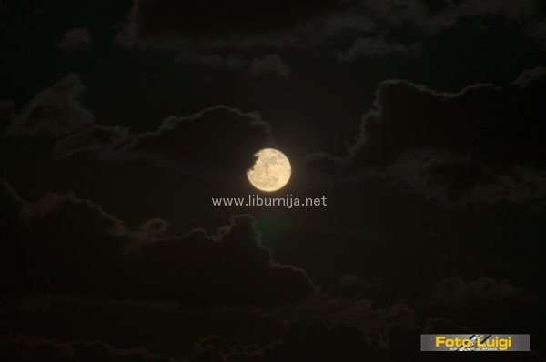 Liburnija.net: Noćas je k'o lubenica pun mjesec iznad Opatije…