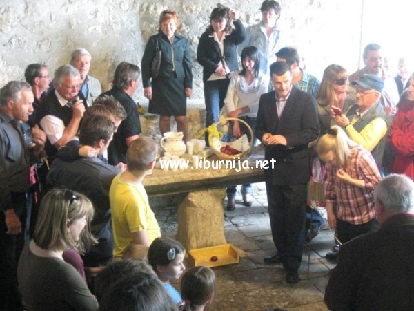 Liburnija.net: Uskrsno picanje jaja @ Mošćenice