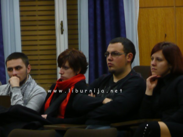 Liburnija.net: Zabrinuta lica slušatelja upućuju za ozbiljnost krize s kojom se demokracija susreće... @ Opatija
