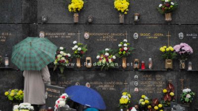 U oku kamere: Lumini i krizanteme uljepšali groblja – Građani se prisjetili dragih pokojnika