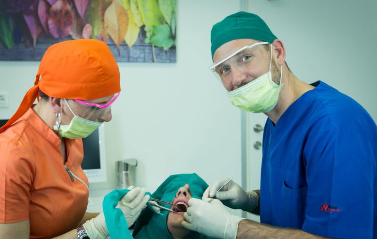 RAZGOVOR dr.dent.med Marko Nikolić: Dobar kirurg mora predvidjeti i moguće komplikacije i uvijek imati “plan B”