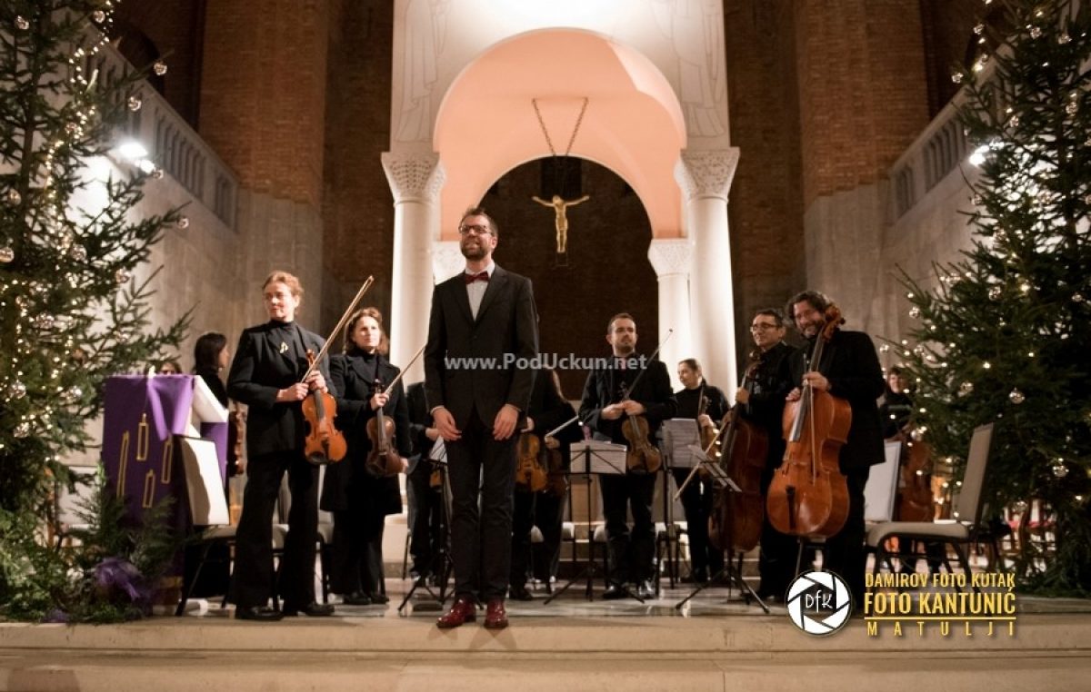 Opatijski komorni orkestar Griegom i Respighijem obilježio opatijski advent