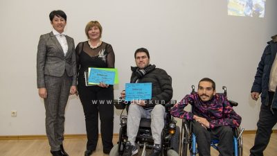 FOTO Uručena donacija Udruzi osoba s invaliditetom – Na koncertu klape Mirakul prikupljeno 7 tisuća kuna