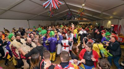 FOTO/VIDEO Halubajski karneval – Noćnim izdanjem proslavljen 20. rođendan @ Viškovo