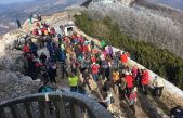 FOTO Tradicionalni planinarski pohod – Dvjestotinjak planinara na vrhu Učke nazdravilo Novoj 2019. godini