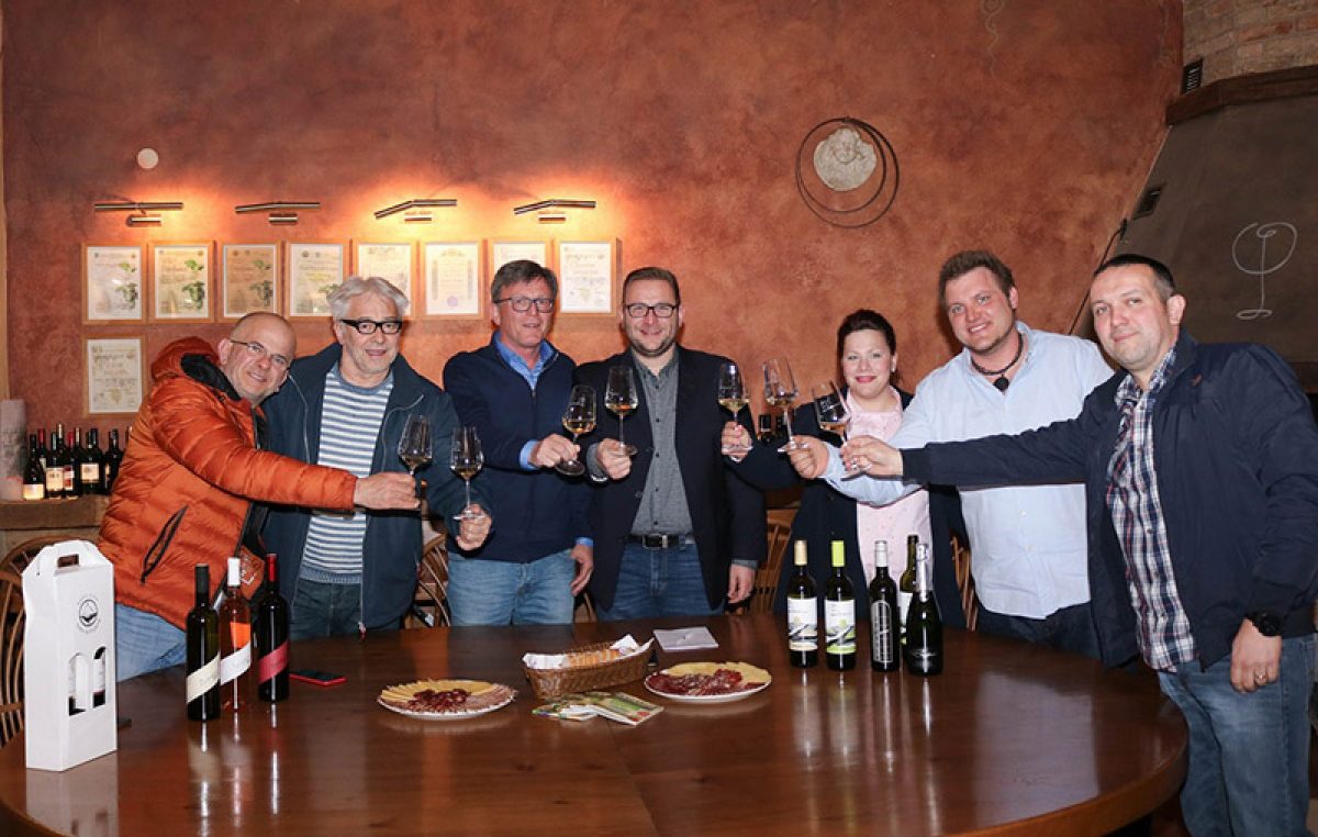 Udruge kvarnerskih vinara snažno festival WineRi @ Kastav