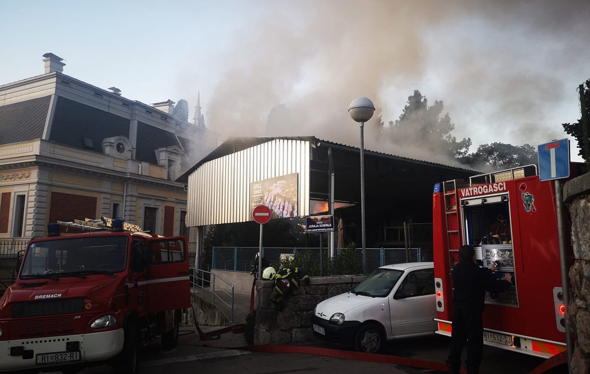 VIDEO Gorjela Boćarija Opatija, vatrogasci brzom intervencijom zaustavili širenje požara