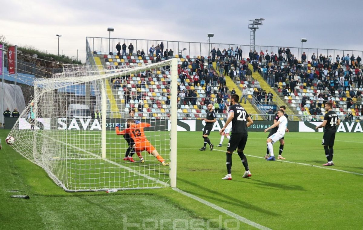 FOTO/VIDEO Rijeka pobijedila Lokomotivu i potvrdila drugo mjesto @ Rujevica