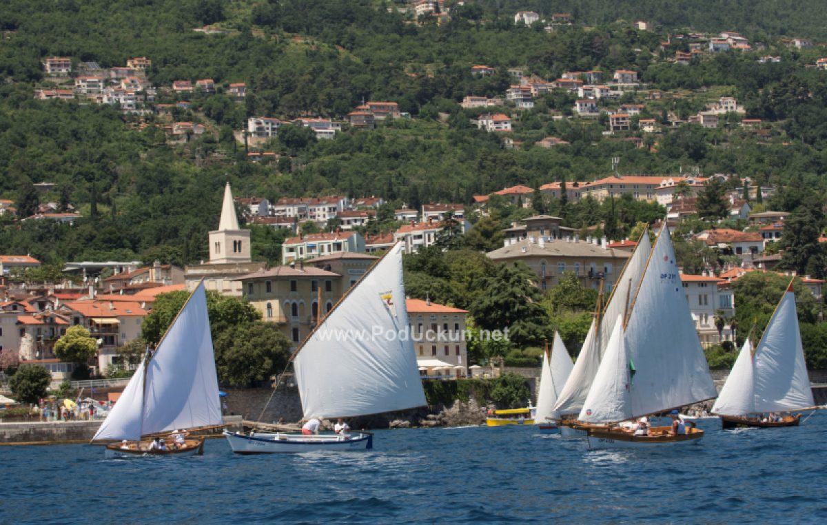 Održana tradicionalna 10. regata tradicijskih barki na jedra za Trofej ‘Nino Gasparinic’