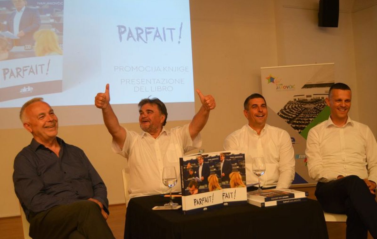 Ivan Jakovčić predstavio prvu autorsku knjigu Parfait: Htio sam raditi za našu Istru