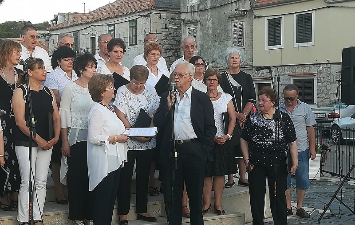 Opatijac prepoznat i u Dalmaciji – Olegu Mandiću u Tisnom uručeno priznanje za razvijanje antifašizma