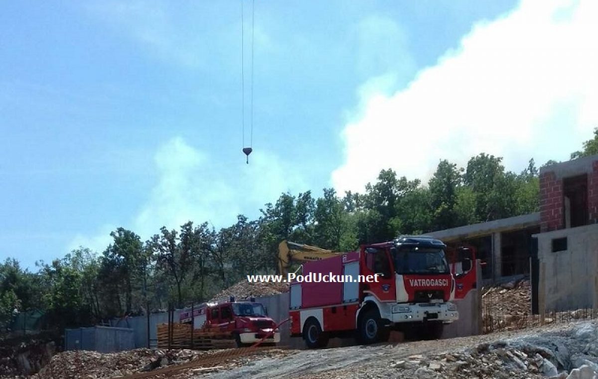 Ugašen požar otvorenog prostora na području Sv. Jelene @ Mošćenička Draga