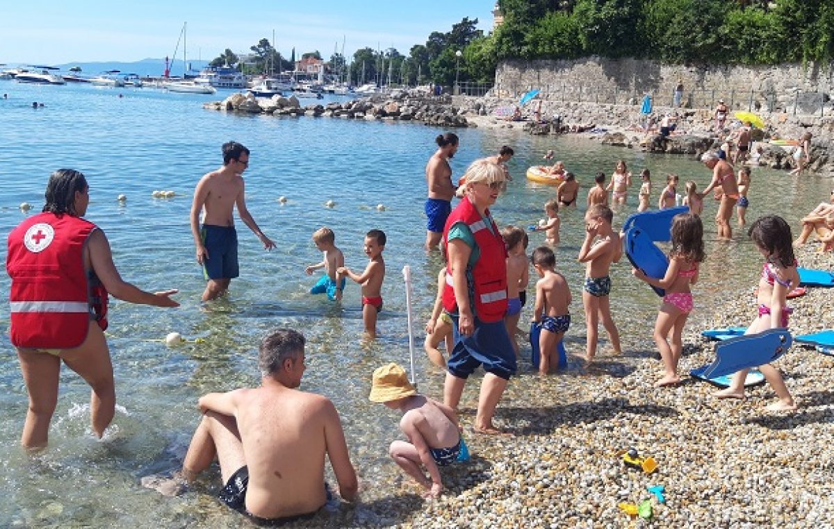 Škola plivanja na Tomaševcu – GDCK Opatija i KŠR Gorovo počeli s edukacijom za djecu predškolskog uzrasta