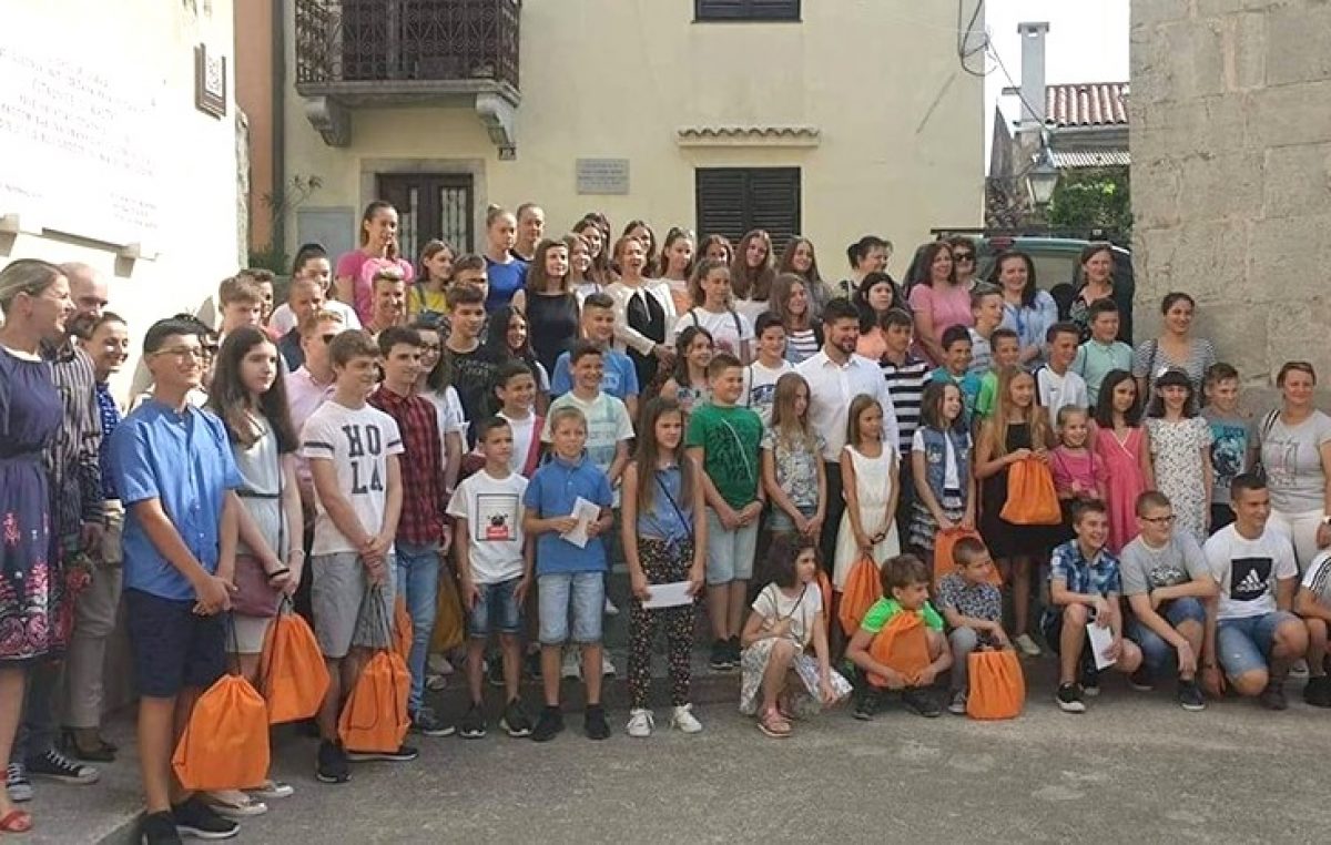 Kastavska vijećnica puna izvrsnosti – Održan svečani prijem najuspješnijih učenika Osnovne škole „Milan Brozović“