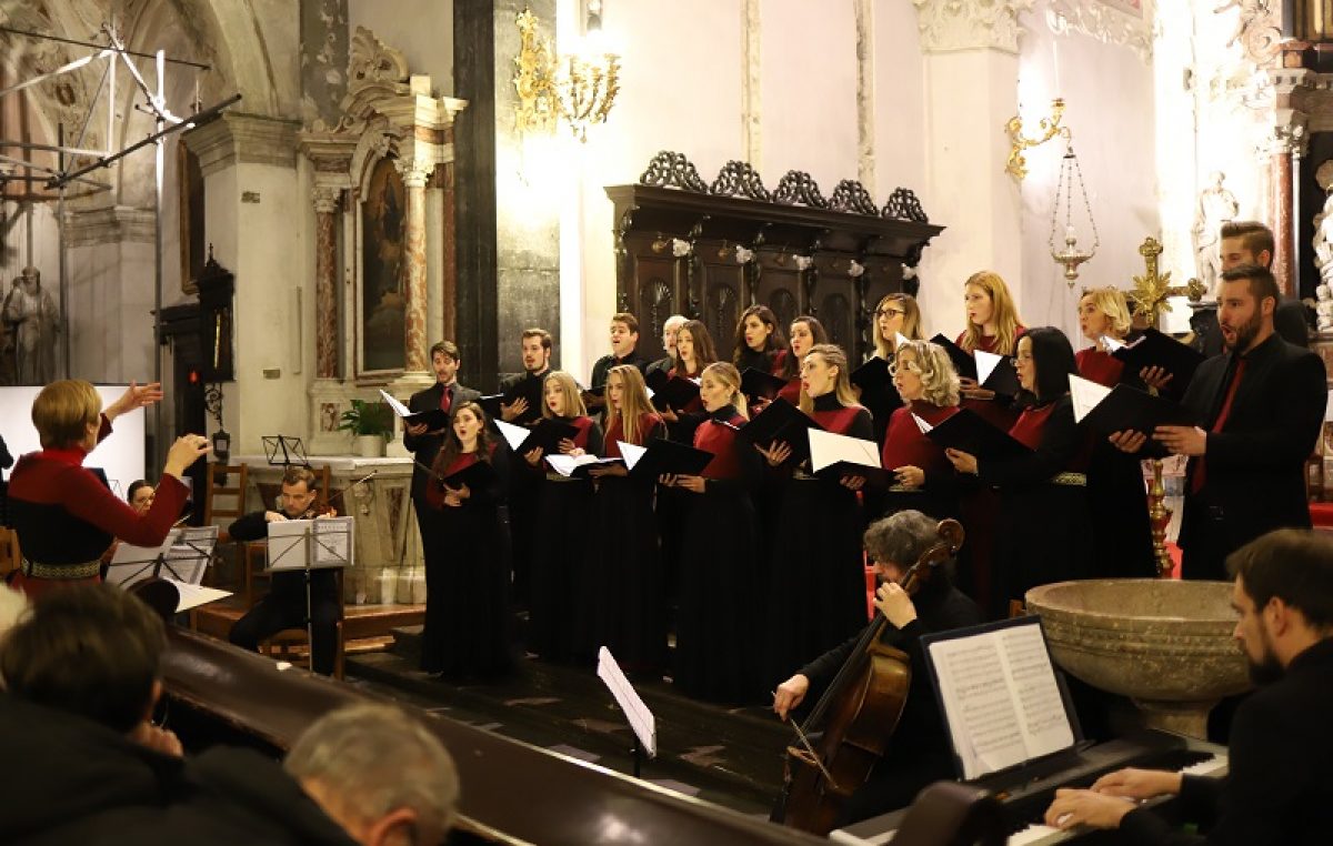 Koncert Mješovitog zbora Schola Cantorum Rijeka ovog petka u Lovranu