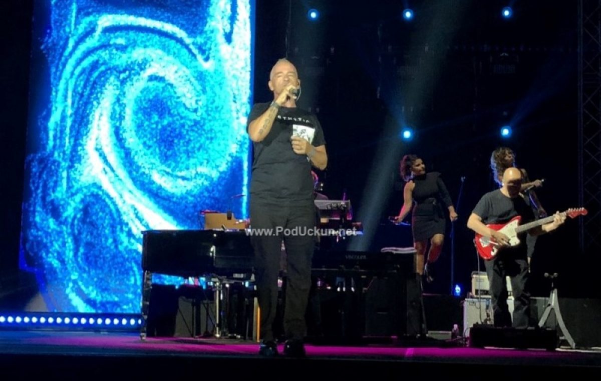 FOTO/VIDEO Eros Ramazzotti oduševio Ljetnu pozornicu spektakularnim koncertom