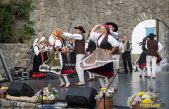 Folklorni ansambl ‘Zora’ nastupa na 23. večeri tradicijske glazbe i plesa KUD-a ‘Uljanik’