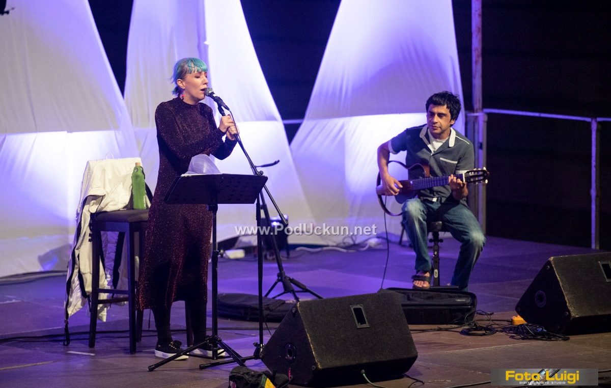 Nina Kraljić sinoćnjim koncertom povela je publiku na mistično glazbeno putovanje @ Matulji