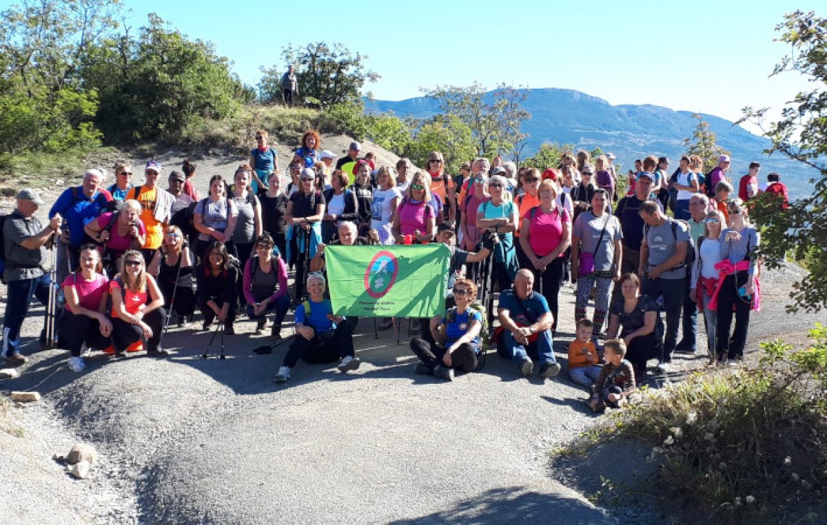 Održano tradicionalno pješačenje u Borutu – Devedesetak planinara uživalo u čarima Središnje Istre