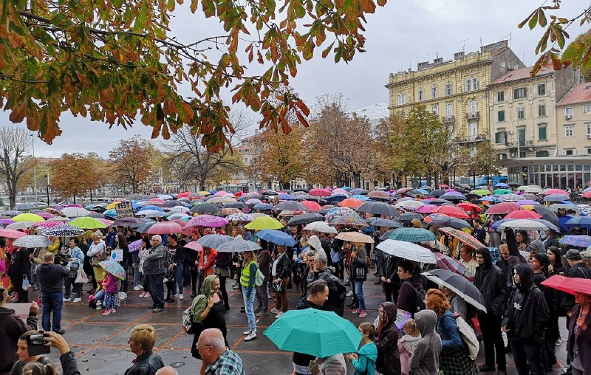 U OKU KAMERE Kod Konta održan mirni prosvjed – Tražimo pravdu za djevojčice, ali i svih nas @ Rijeka