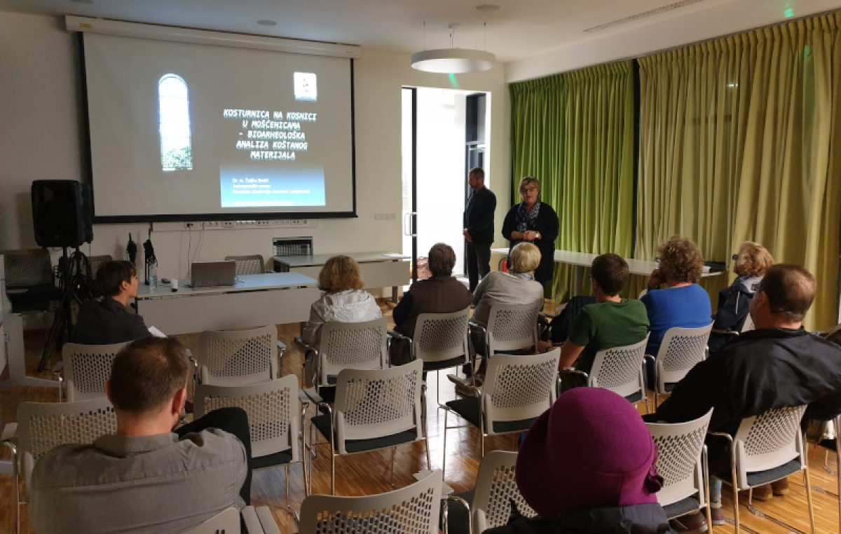 Željka Bedić održala predavanje ‘Kosturnica na Kosnici u Mošćenicama – bioarheološka analiza koštanog materijala’ @ Mošćenička Draga