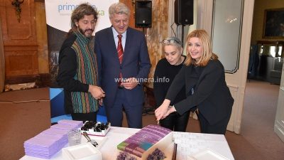 U OKU KAMERE Slavica Mrkić Modrić i Marko Gracin potpisuju kalendar Primorsko-goranske županije za 2020. godinu