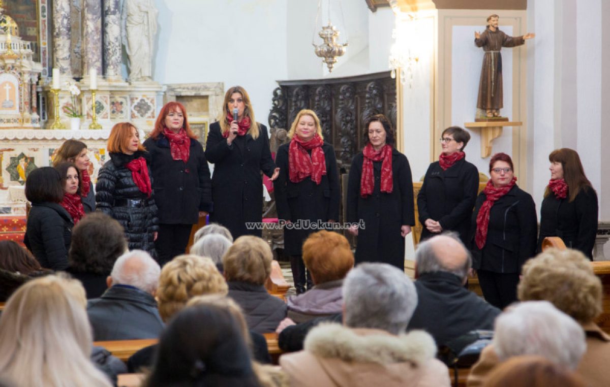 FOTO/VIDEO Božićnim koncertom Ženska klapa Kastav obilježila 25. obljetnicu uspješnog rada