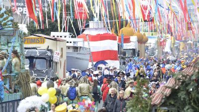 FOTO/VIDEO Velika povorka Riječkog karnevala: Korzo osvaja više od 11 tisuća maškara