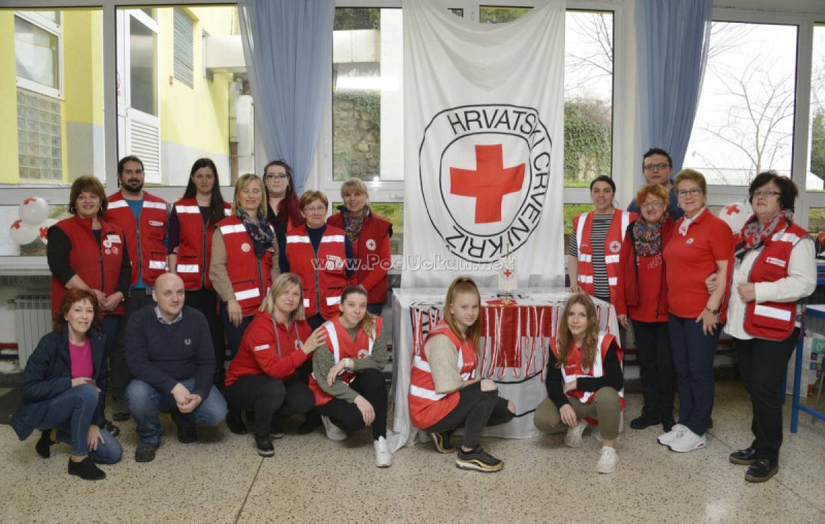 Učenici iz OŠ ‘Drage Gervaisa’ i Hotelijersko turističke škole izborili sudjelovanje na Međužupanijskom natjecanju Crvenog križa