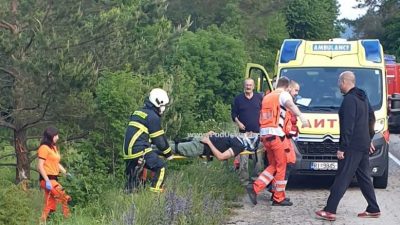 Ozlijeđene tri osobe: Zbog prometne nesreće na ulasku u Mune vozi se otežano