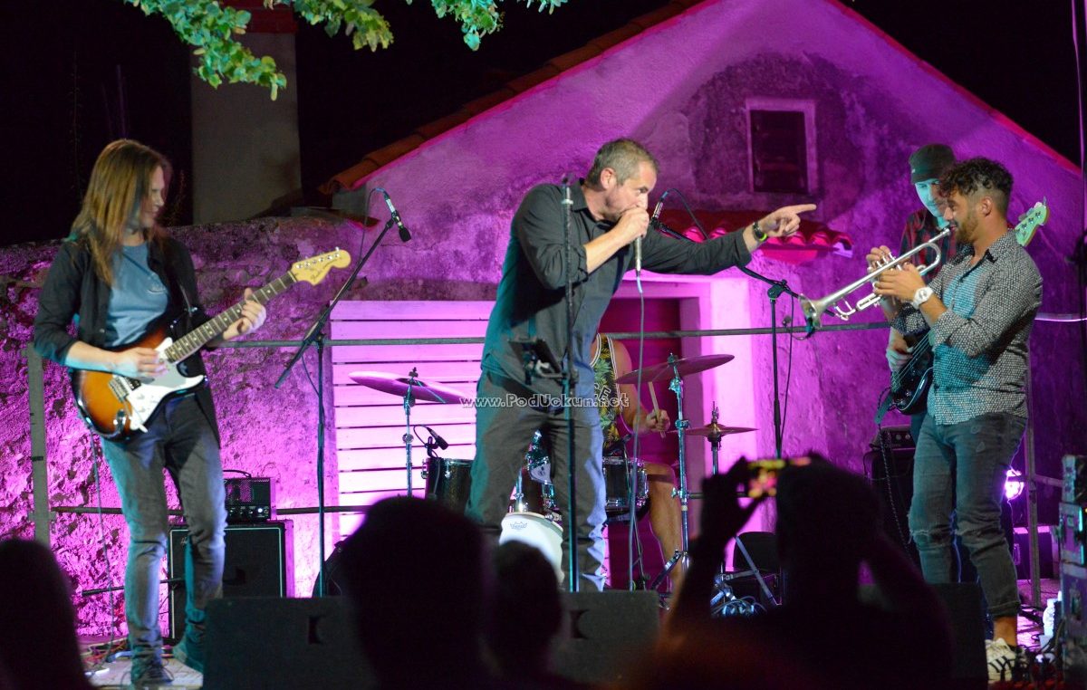 FOTO Startao je 2. Jerry Ricks Blues Festival – Riccardo Staraj &  Midnight blues band s gostima oduševili publiku u Mošćenicama