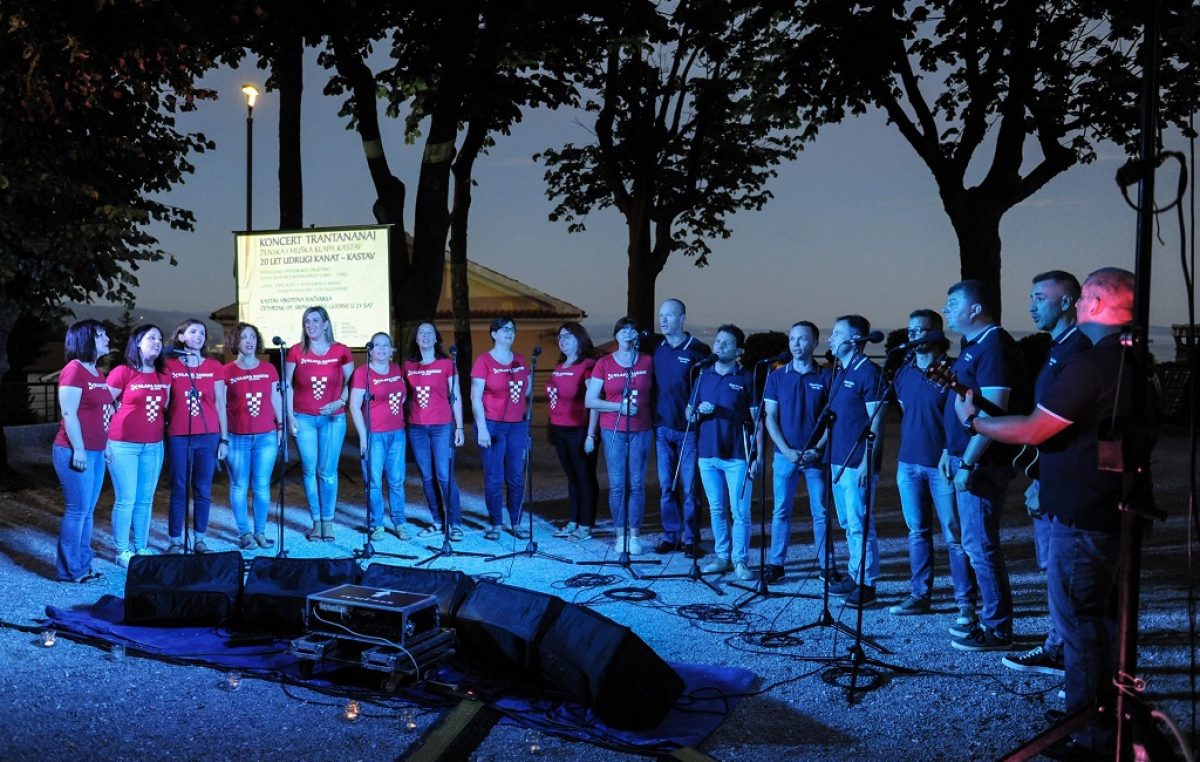 FOTO/VIDEO Trantananaj – Svečanim koncertom Ženske i muške klape Kastav proslavljeno 20 godina udruge Kanat