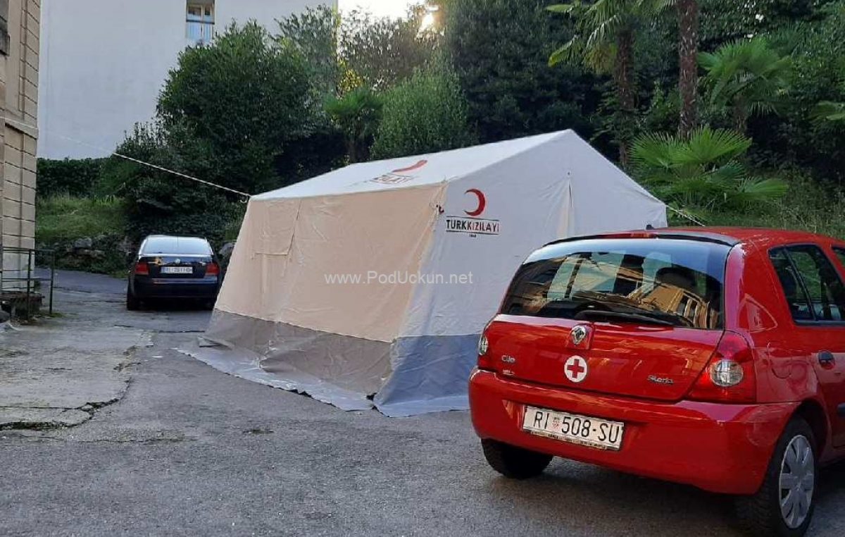U OKU KAMERE Postavljen šator za testiranje na COVID 19 ispred Doma zdravlja Opatija