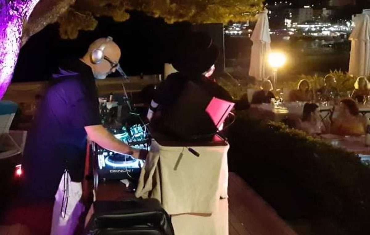 U OKU KAMERE DJ TonyC zabavio publiku na terasi hotela Milenij @ Opatija