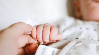 Novčana potpora Grada Opatije za novorođenčad uskoro i preko usluge e-građani