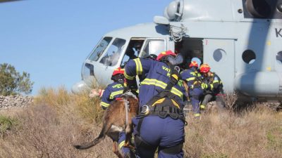 FOTO/VIDEO Liburnijski vatrogasci i vatrogasni psi završili osposobljavanje za aktivnosti potpomognute helikopterom