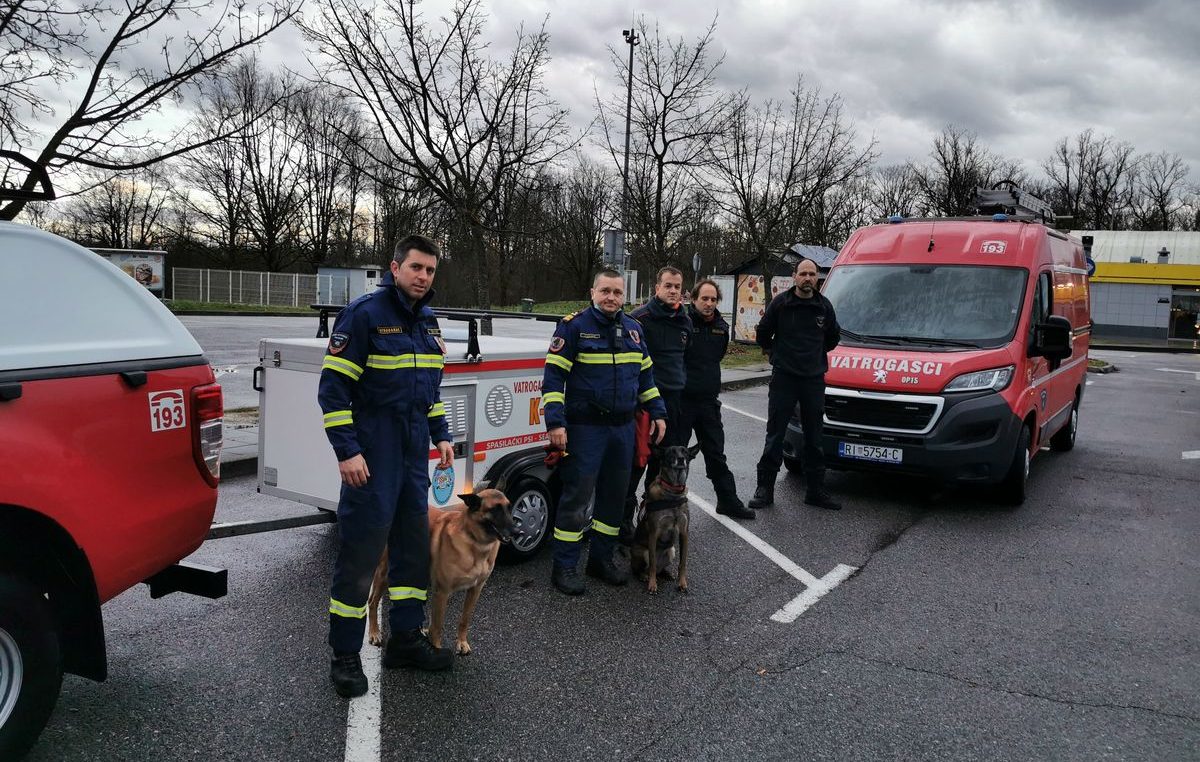 Opatijski vatrogasci i potražni psi krenuli na ispomoć Sisačko-moslavačkoj županiji, kasnije poslana i cisterna