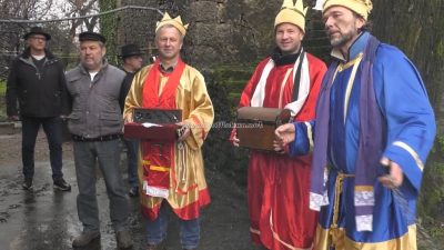 [VIDEO] Tri kralja iz udruge Frlanija pakal – Babulini održali zajedničko koledvanje spred Matiškove konobi