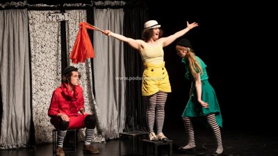 [FOTO] Triko cirkus teatar mališanima predstavio veseli putujući cirkuski cabaret ‘Triola la la la’
