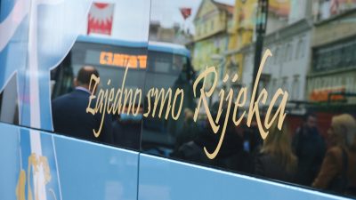 Predstavljeni autobusi Autotroleja oslikani simbolima HNK Rijeka
