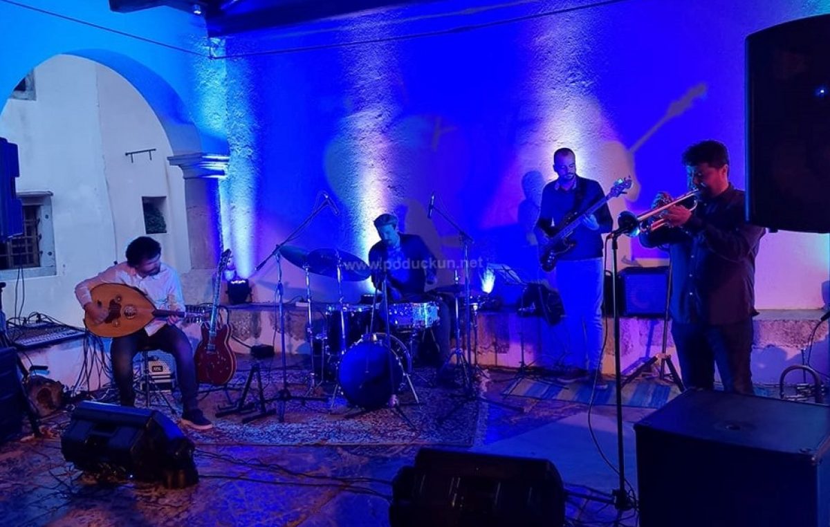 [VIDEO] Zoran Majstorović i Atma Mundi Ensemble poveli publiku na etno jazz glazbeno putovanje @ Kastav