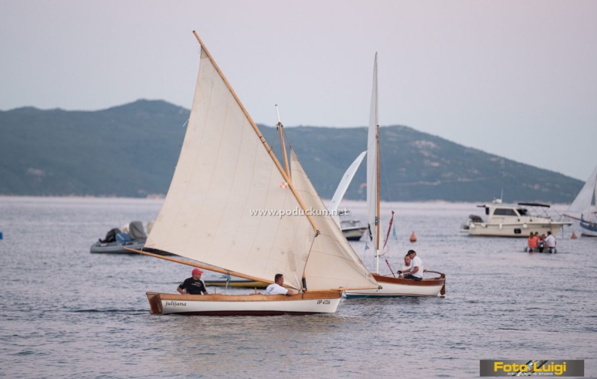 [VIDEO/FOTO] 35 posada zajedrilo na 12. izdanju smotre i regate tradicijskih barki @ Mošćenička Draga