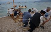 [FOTO/VIDEO] Zanimljivim programom i atraktivnim prikazom ‘tira barki na plaže’ okončano ovogodišnje izdanje Marinine