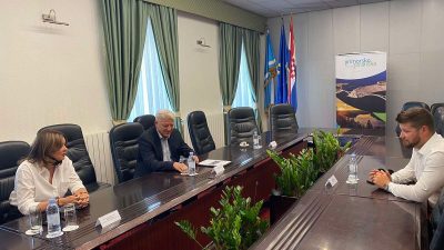 Župan Komadina i gradonačelnik Mostarac razgovarali o izgradnji nove područne škole u Rešetarima
