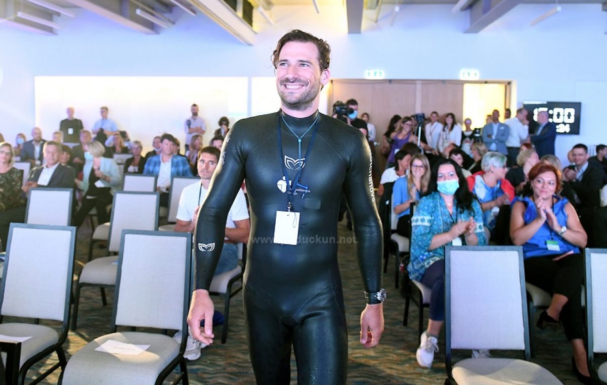 [VIDEO] Vitomir Maričić u bazenu opatijske Thalassotherapije oborio Guinnessov rekord hoda pod vodom