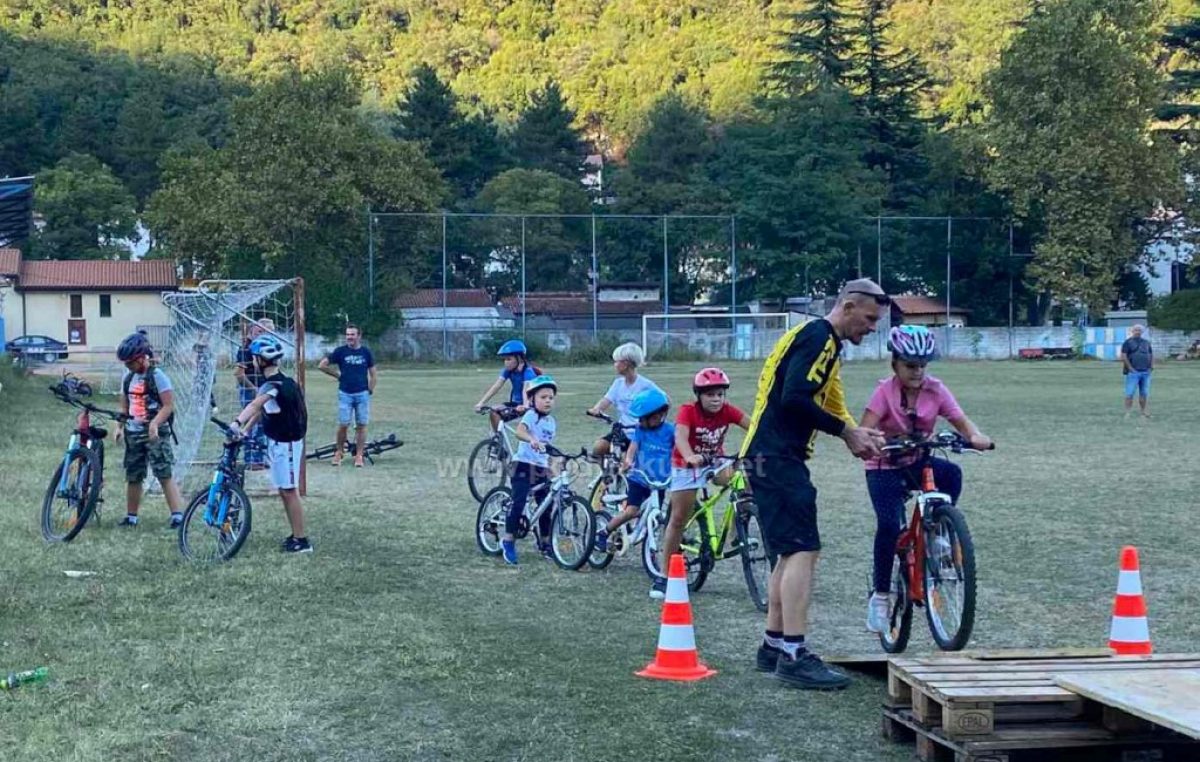 [FOTO/VIDEO] Outdoor vikend u Dragi otvoren ‘Mala škola brdskog biciklizma’, današnji dan donosi start utrke Učka trail