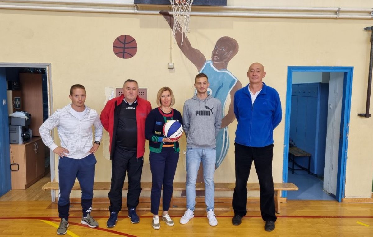 Košarkaški klub Opatija donirao nove lopte Osnovnoj školi “Rikard Katalinić Jeretov”