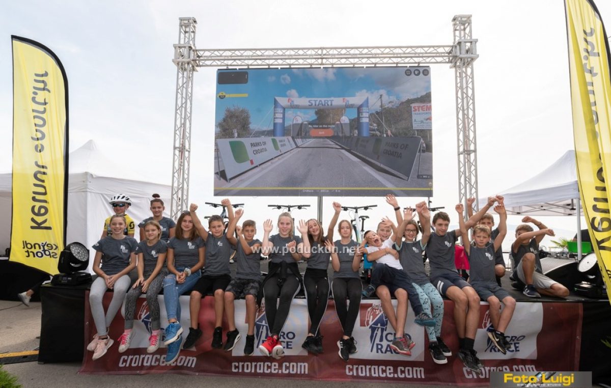 [FOTO] Virtualna utrka Kids Cro Race kao uvertira za finiš 5. etape međunarodne biciklističke utrke “Cro Race”