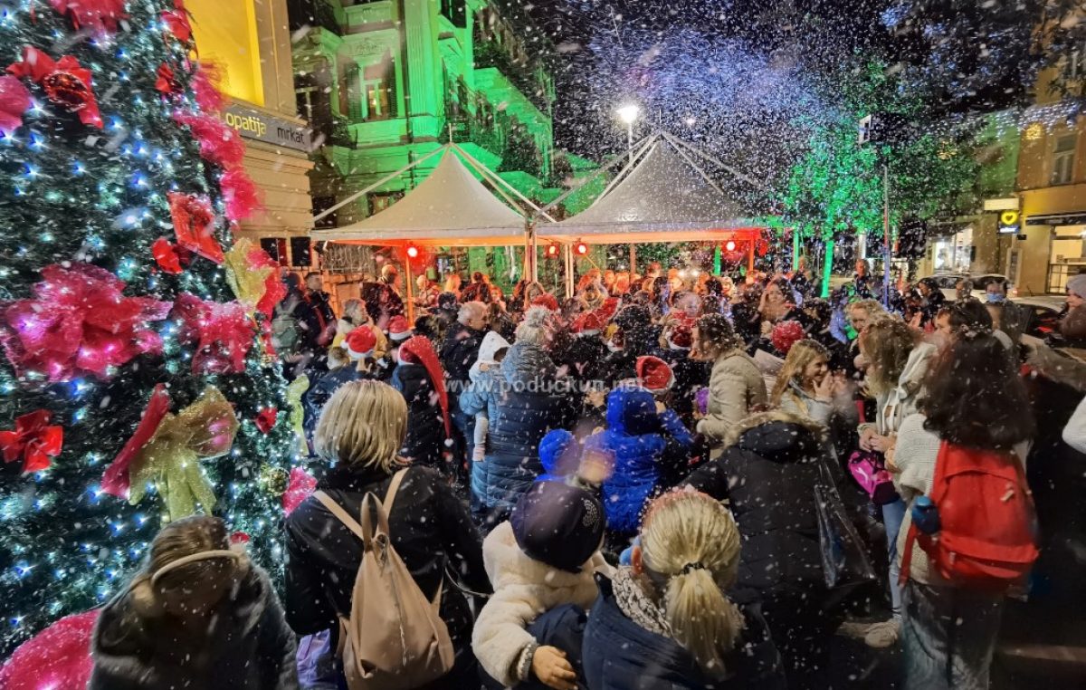 Blagdanska čarolija bliži se kraju: Produženim vikendom završava Advent u Opatiji